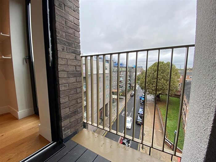 1 Bedroom Flat To Rent In Bow Common Lane, London, E3