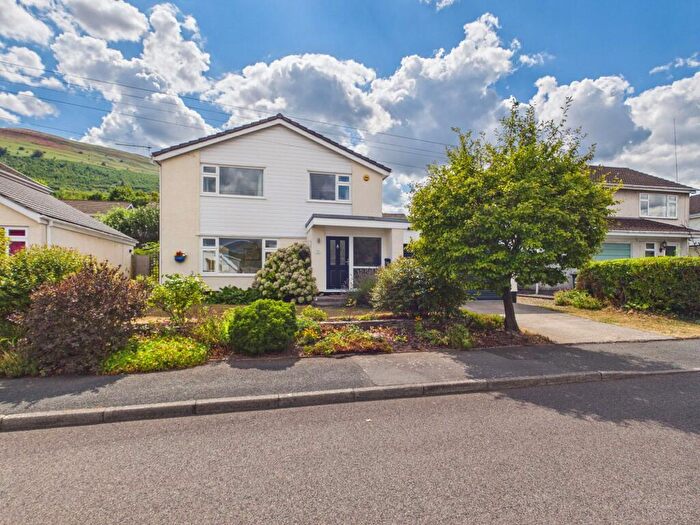 4 Bedroom Detached House For Sale In North View, Govilon, NP7