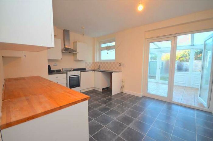 3 Bedroom Terraced House To Rent In Upminster Road South, Rainham, RM13