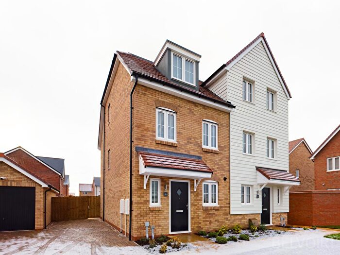 3 Bedroom Semi Detached House To Rent In Hopwoods Road, Bury St Edmunds, IP32