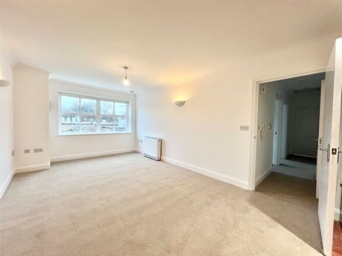 2 Bedroom Flat To Rent In Queens Road, Watford, WD17