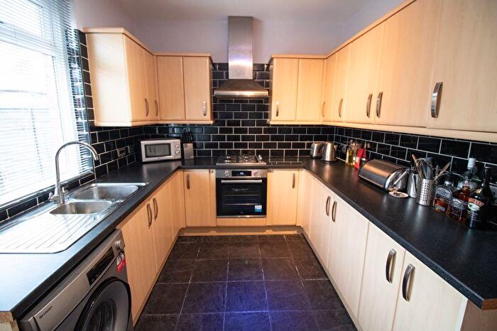 2 Bedroom Semi-Detached House For Sale In Manchester Road, Kearsley, Bolton, BL4