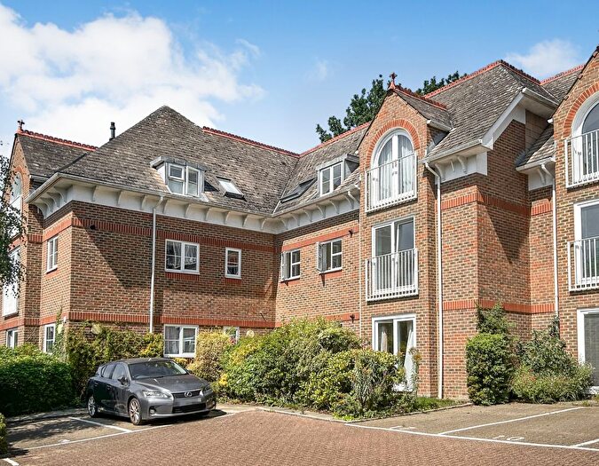 2 Bedroom Flat To Rent In Culverden Park Road, Tunbridge Wells, Kent, TN4