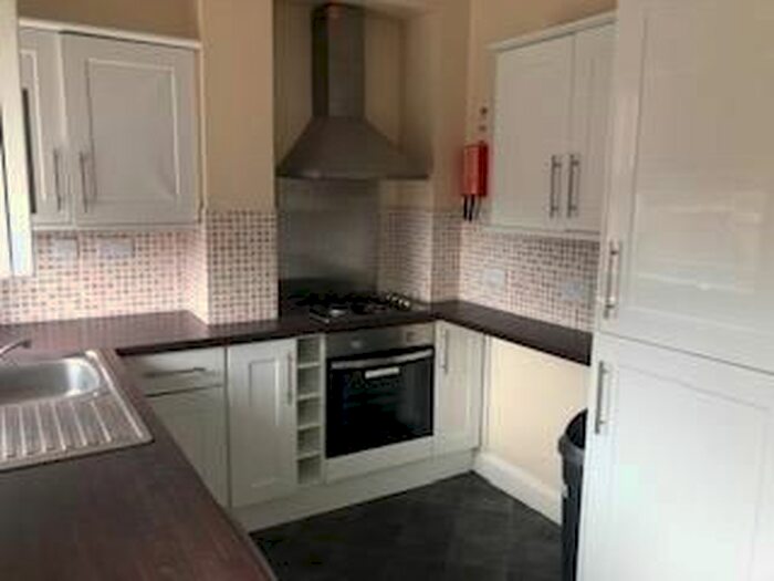 4 Bedroom Property To Rent In Park Road, Lenton, Nottingham, NG7