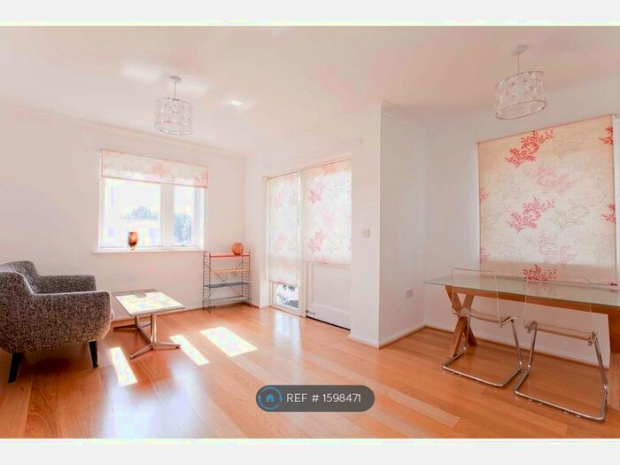 2 Bedroom Flat To Rent In Church Road, London, N1