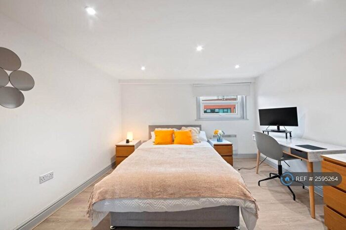 2 Bedroom Flat To Rent In Castle Street, Reading, RG1