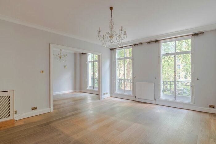 3 Bedroom Flat To Rent In Bryanston Square, London, W1H