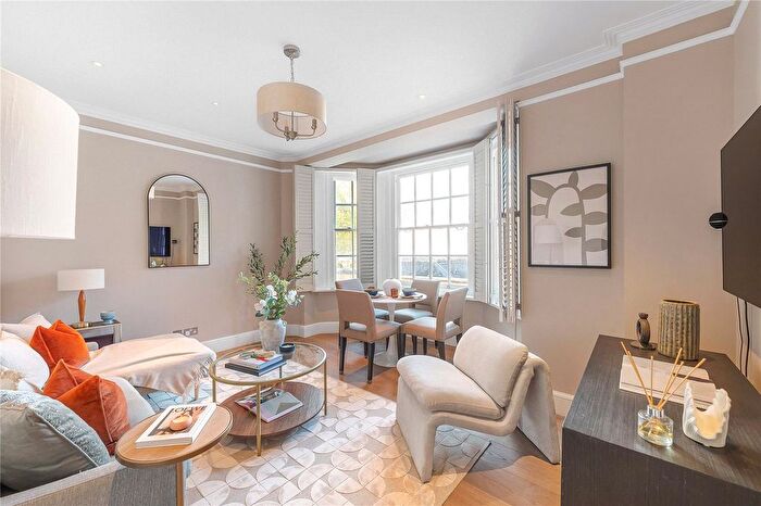 2 Bedroom Flat To Rent In York House, Turks Row, Chelsea, London, SW3