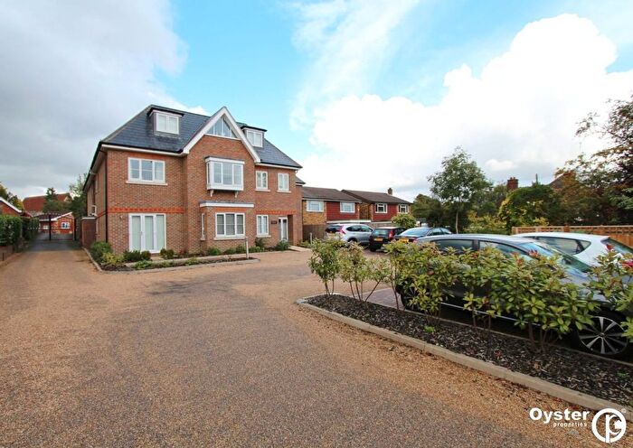 2 Bedroom Flat To Rent In Kingsend, Ruislip, HA4