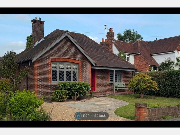 2 Bedroom Bungalow To Rent In Horsell Rise, Woking GU21