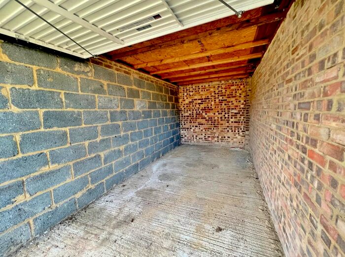 Parking/garage To Rent In The Croft ( Garage ), Bognor Regis, PO21