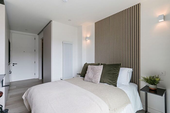 1 Bedroom Studio To Rent In Greenhill Way, Harrow, HA1