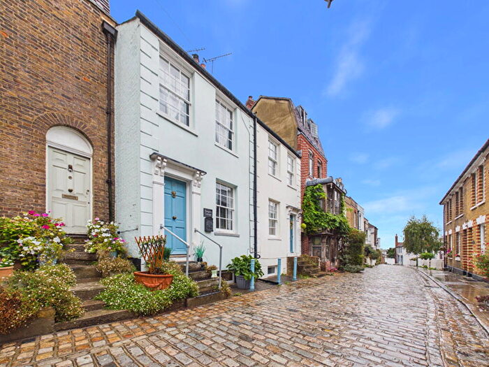 2 Bedroom Terraced House For Sale In High Street, Upnor, Rochester, ME2