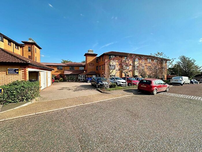 2 Bedroom Apartment For Sale In Wootton Brook Close, East Hunsbury, Northampton, NN4