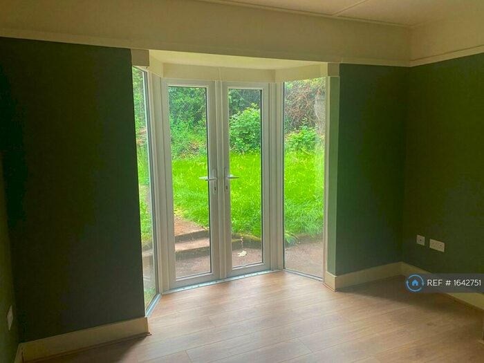 2 Bedroom Detached House To Rent In Meadowbank, Newent, GL18