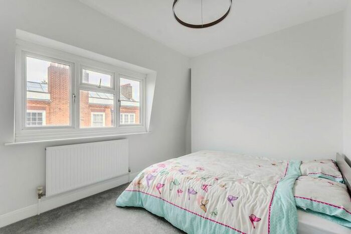 3 Bedroom Flat To Rent In Lisson Street, Lisson Grove, London, NW1