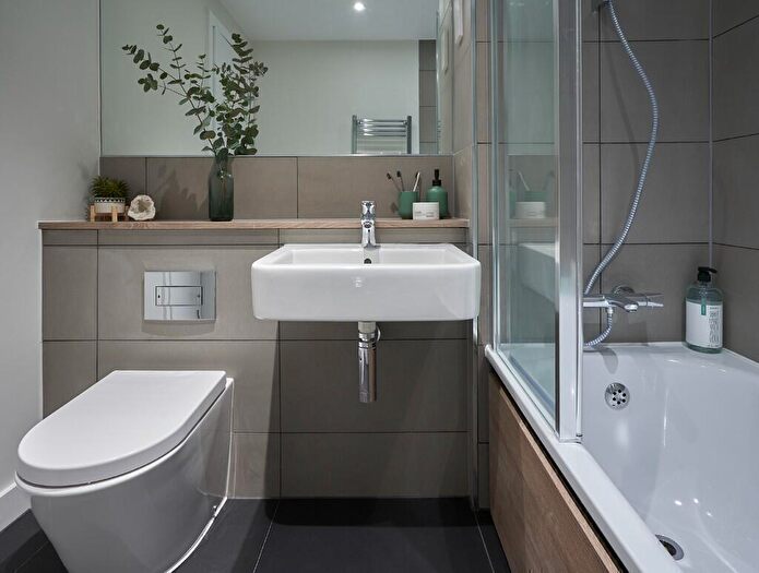 1 Bedroom Apartment To Rent In Newhall Walk, Birmingham, B3