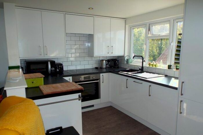 2 Bedroom Flat To Rent In 122 Milton Road, Gravesend DA12
