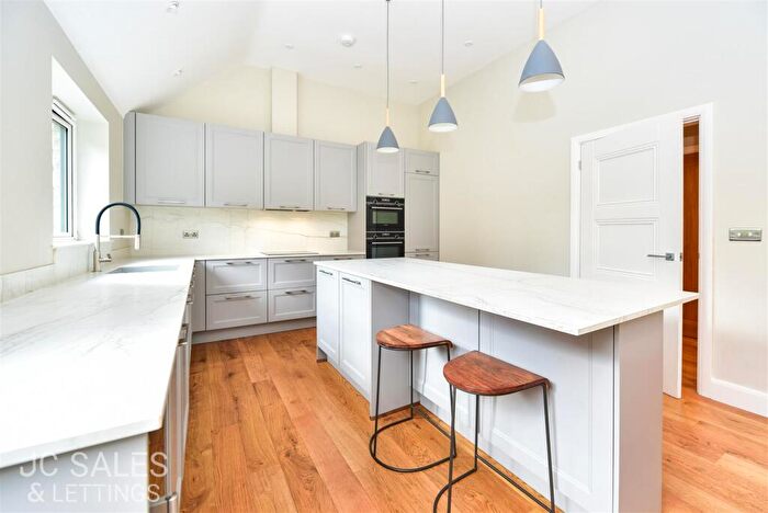 2 Bedroom Apartment To Rent In Beauchief Grove, Sheffield, S7