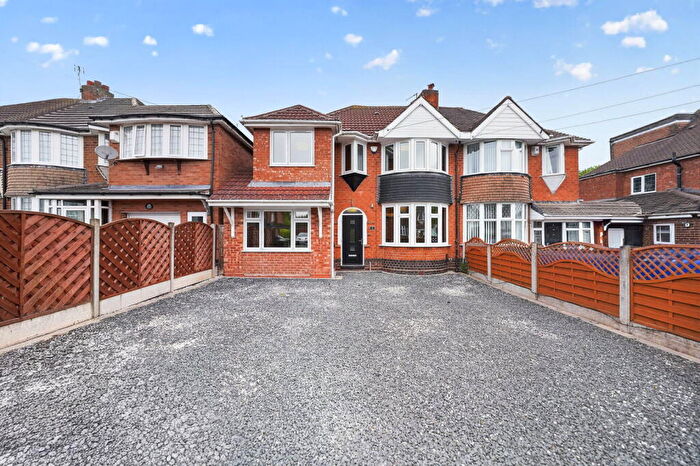 4 Bedroom Semi Detached House For Sale In Elmfield Road, Birmingham, West Midlands, B36