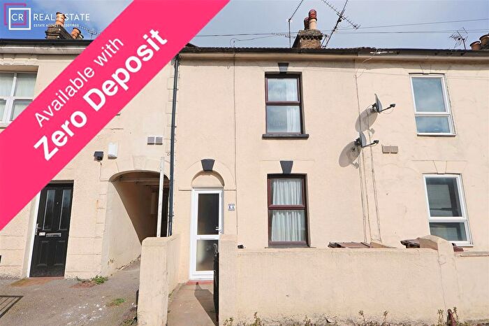 3 Bedroom Property To Rent In Jeffery Street, Gillingham, ME7