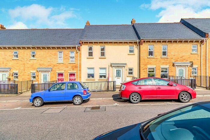 4 Bedroom Terraced House To Rent In Christopher Road, Chatham, Kent, ME4