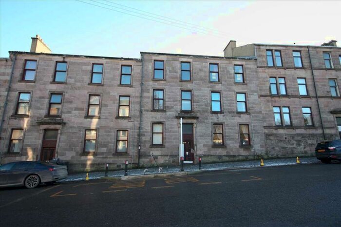 2 Bedroom Flat To Rent In Brachelston Street, Greenock, Greenock, PA16