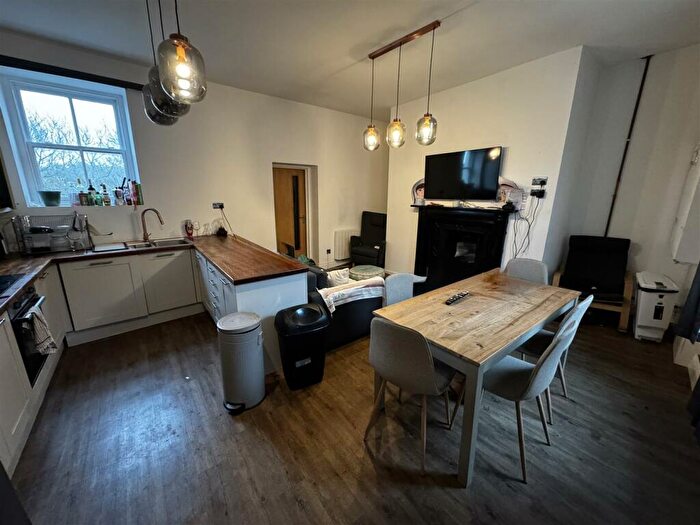 5 Bedroom Apartment To Rent In Saddler Street, Durham, DH1