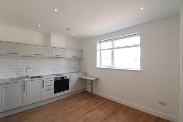 1 Bedroom Flat To Rent In Cricklade Road, Gorse Hill, Swindon, SN2