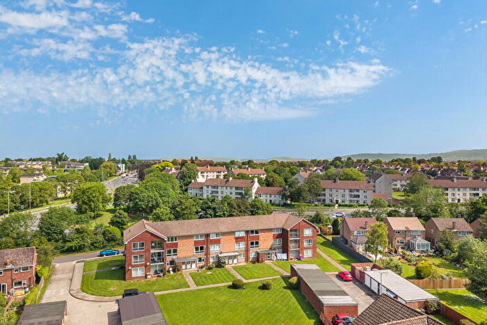 2 Bedroom Flat For Sale In Edgeworth, Miserden Road, Cheltenham, GL51