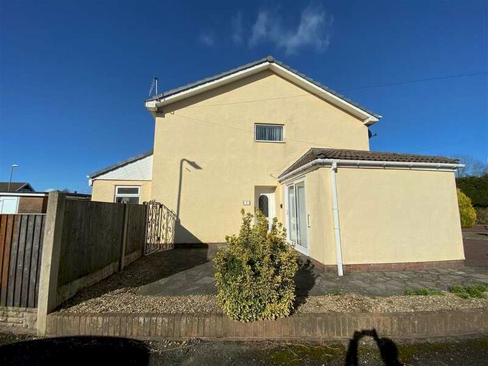 3 Bedroom Semi-Detached House To Rent In Pettingale Road, Croesyceiliog, Cwmbran, NP44