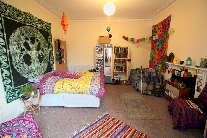 7 Bedroom Semi-Detached House To Rent In Richmond Road, Cathays, Cardiff, CF24