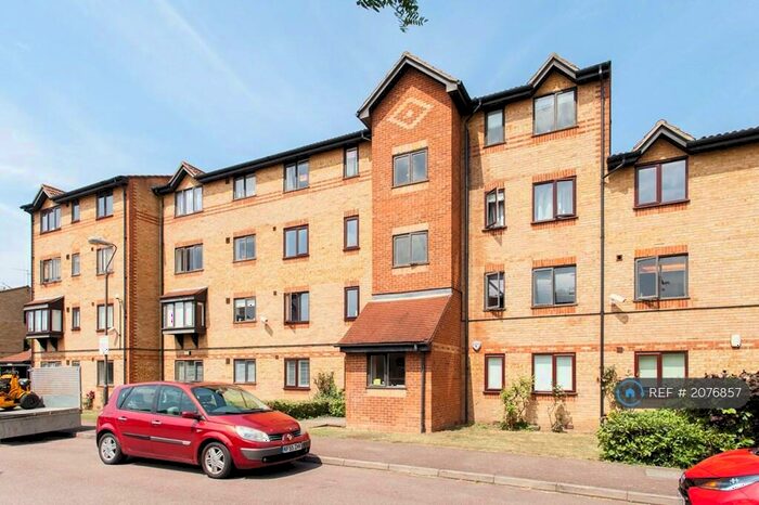 2 Bedroom Flat To Rent In John Maurice Close, London, SE17