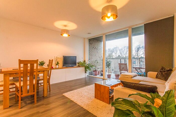 1 Bedroom Flat To Rent In Lilywhite Drive, Cambridge, CB4
