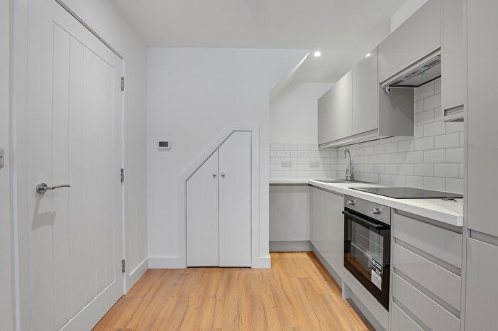 1 Bedroom Flat To Rent In Maple Road, London, SE20