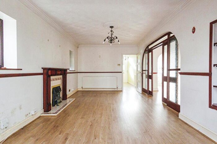 4 Bedroom Detached House For Sale In Sutton Drive, Droylsden, Manchester, Greater Manchester, M43