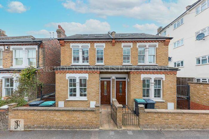 3 Bedroom Terraced House To Rent In Boyton Road, Hornsey, N8