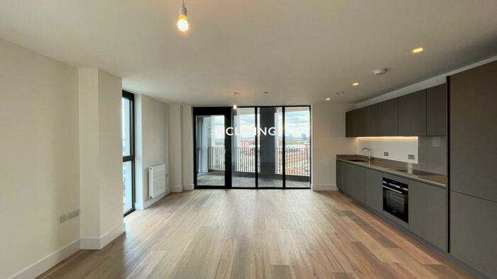 2 Bedroom Flat To Rent In Stratford Mill, London, E15