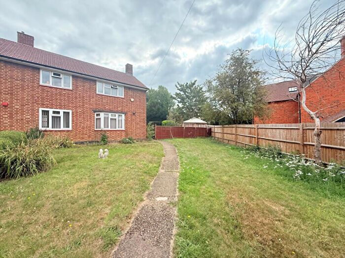 3 Bedroom House To Rent In Mill Green, Hatfield, AL9