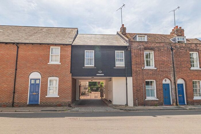 1 Bedroom Flat For Sale In Chantry Court, St. Radigunds Street, Canterbury, Kent, CT1