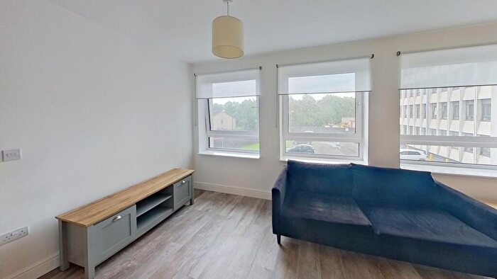 1 Bedroom Flat To Rent In Elfin Square, Edinburgh, EH11
