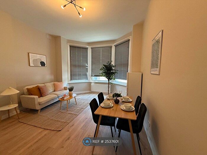 3 Bedroom Flat To Rent In Dollis Hill Lane, London, NW2