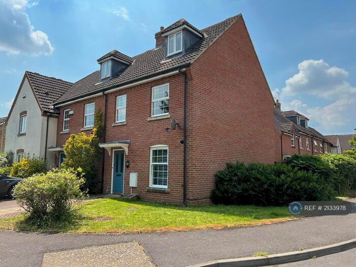 3 Bedroom End Of Terrace House To Rent In Festival Close, Devizes, SN10