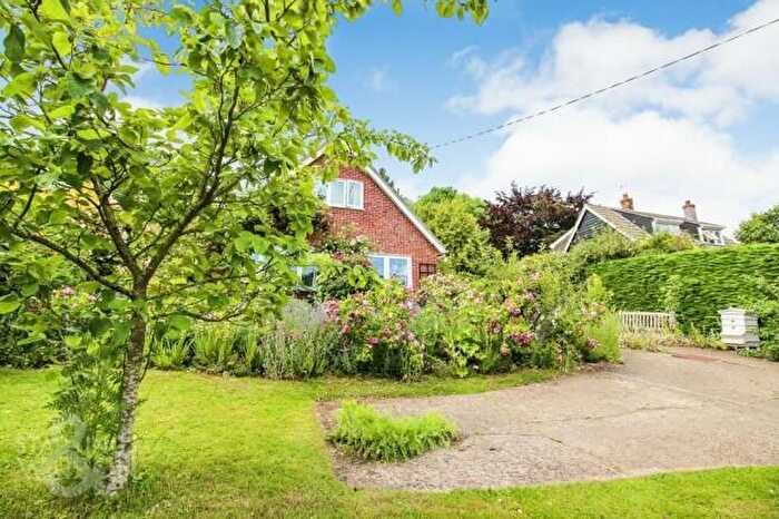 3 Bedroom Chalet For Sale In Low Road, Wortwell, Harleston, IP20