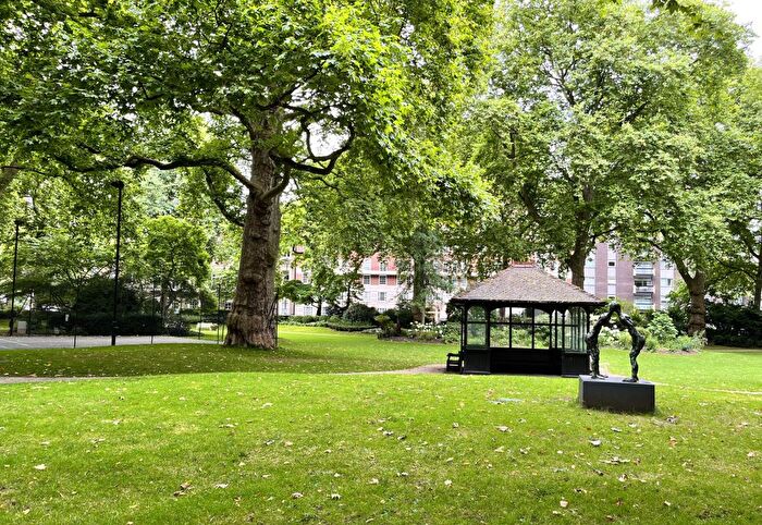 3 Bedroom Flat To Rent In Portman Square, Marylebone, London, W1H