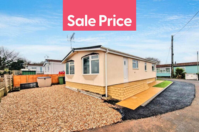 3 Bedroom Park Home For Sale In Exeter, Devon, EX2