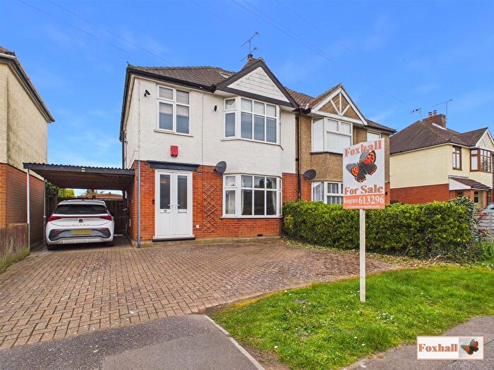 3 Bedroom Semi Detached House For Sale In Deben Avenue, Martlesham Heath, Ipswich, IP5