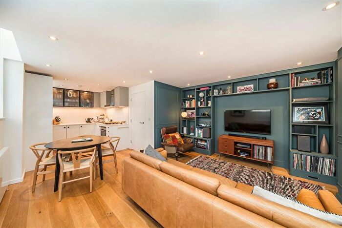 2 Bedroom Flat For Sale In Catherine Grove, Greenwich, SE10