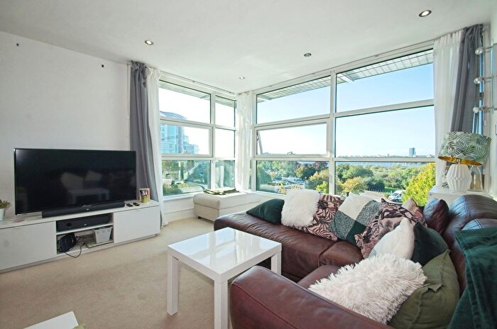 2 Bedroom Flat For Sale In Havannah Street, Cardiff, CF10