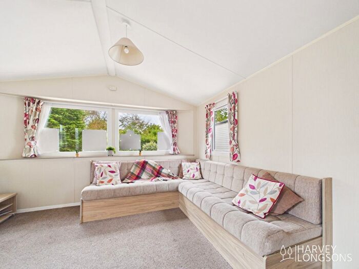 2 Bedroom Park Home For Sale In Stanford Bishop, Worcester, WR6